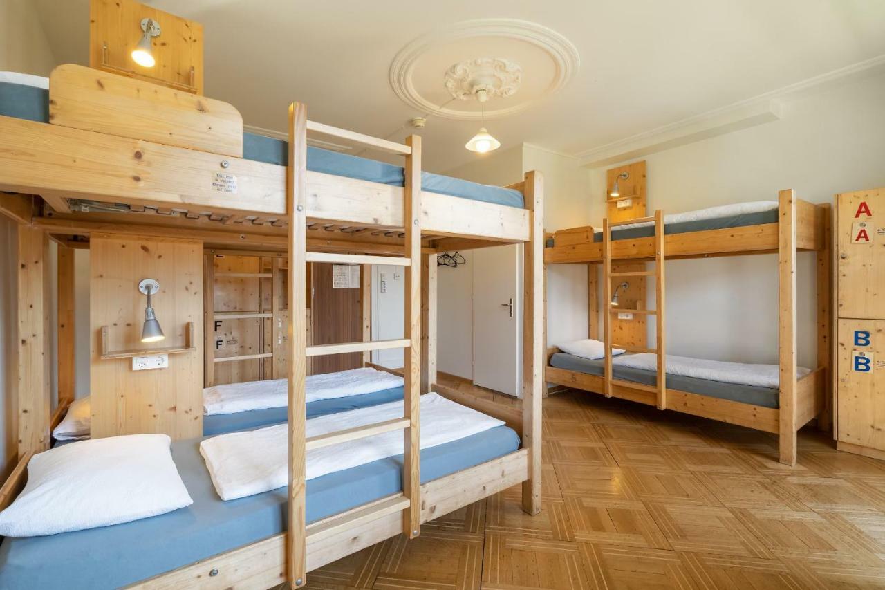 Chalet Hostel @ Backpackers Villa อินเทอร์ลาเคน ภายนอก รูปภาพ